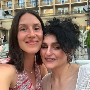 Sarah & Helena from Ayo!